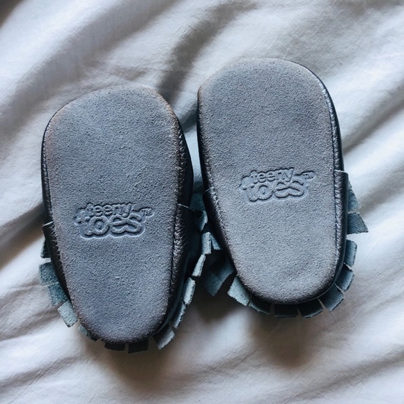 Size 1 & 2 Leather Moccasin combo (gold & silver) - Picture 5 of 7